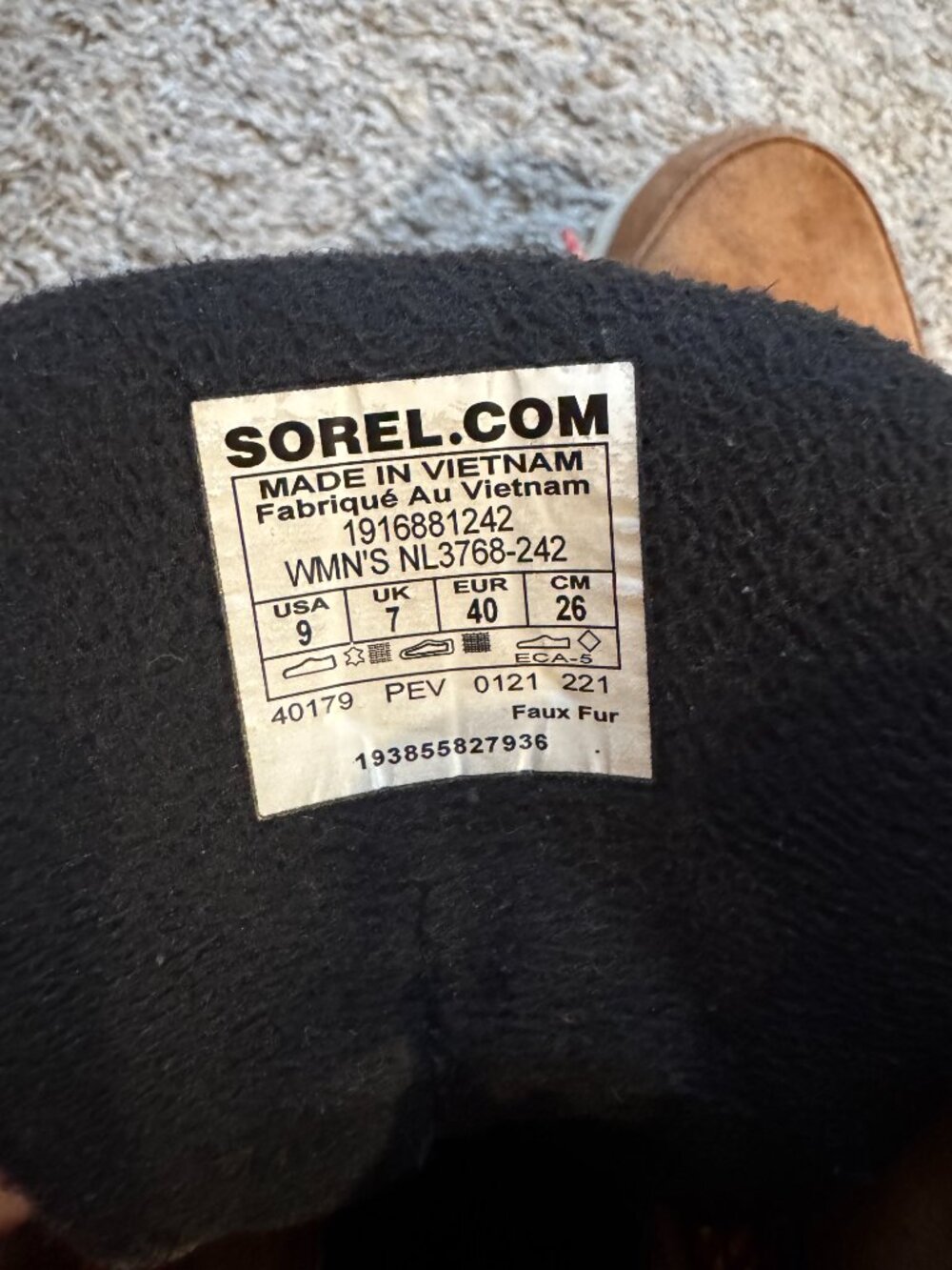 SOREL winter hiking boots w/ red laces - Picture 4 of 4